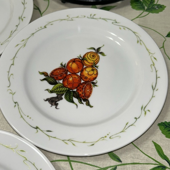 Vintage Colonial Williamsburg salad plates- set of four - Picture 4 of 13